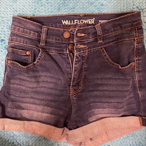 Wallflower Size 5 Highwaisted Denim Shorts